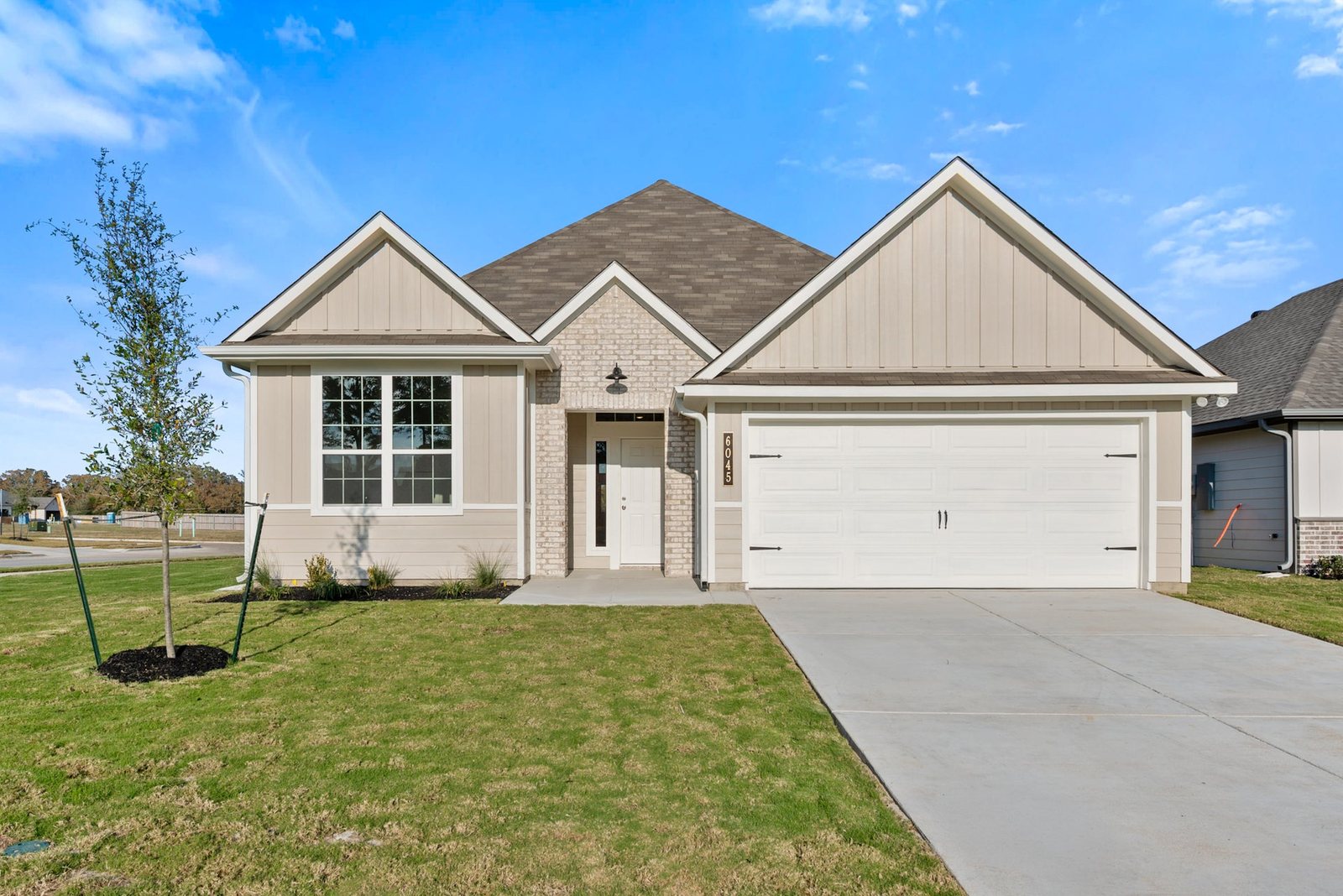 Stylecraft 2082 plan at 10100 Bethlehem Court, Waco, Texas (builder photos — may be representative of plan)