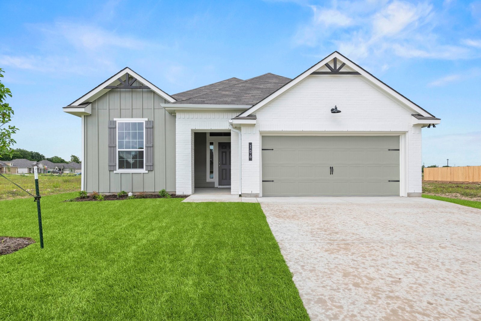 Stylecraft 2082 plan at 106 Jenjira Way, McGregor, Texas (builder photos — may be representative of plan)