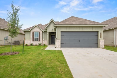 Stylecraft 1651-1 plan at 1092 Friar Street, Belton, TX 76513 (builder photo)