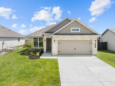 Stylecraft 1363 plan at 11512 Celestial Court, Lorena, TX 76655 (builder photo)