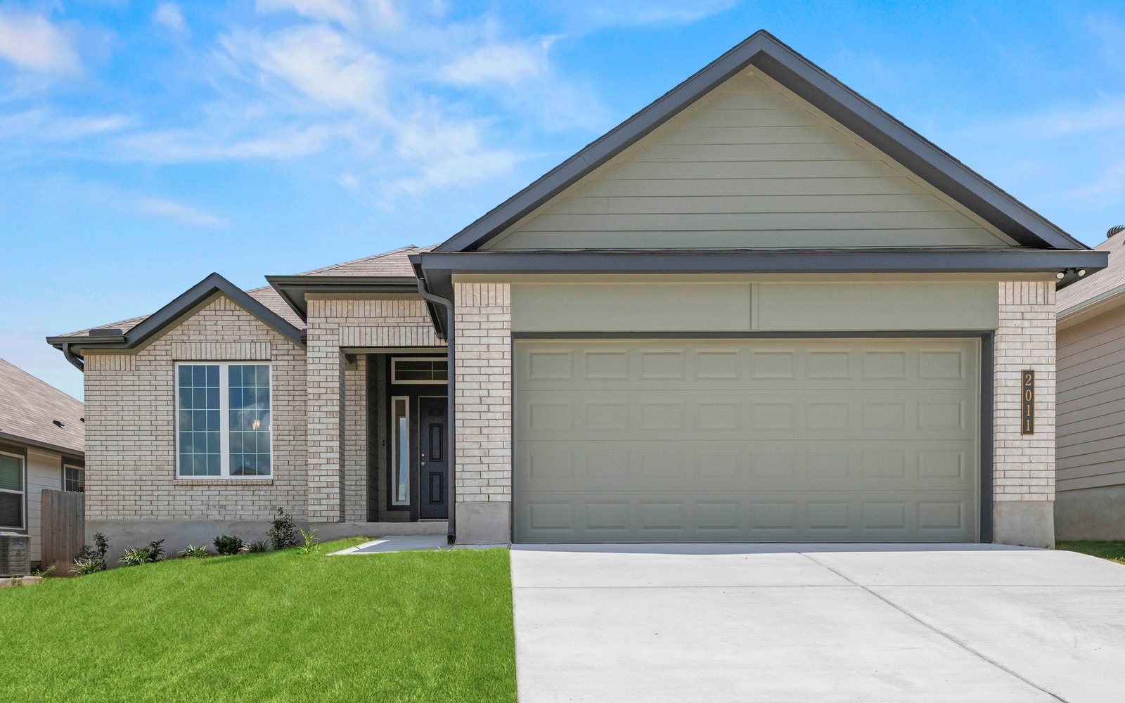 Stylecraft 1613 plan at 2011 Filmore Cove, Temple, Texas (builder photos — may be representative of plan)