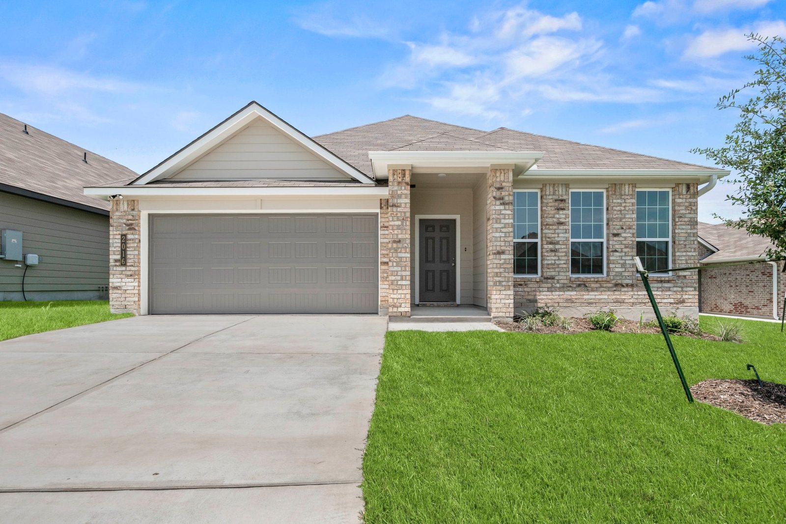 Stylecraft 1818 plan at 2016 Filmore Cove, Temple, Texas (builder photos — may be representative of plan)