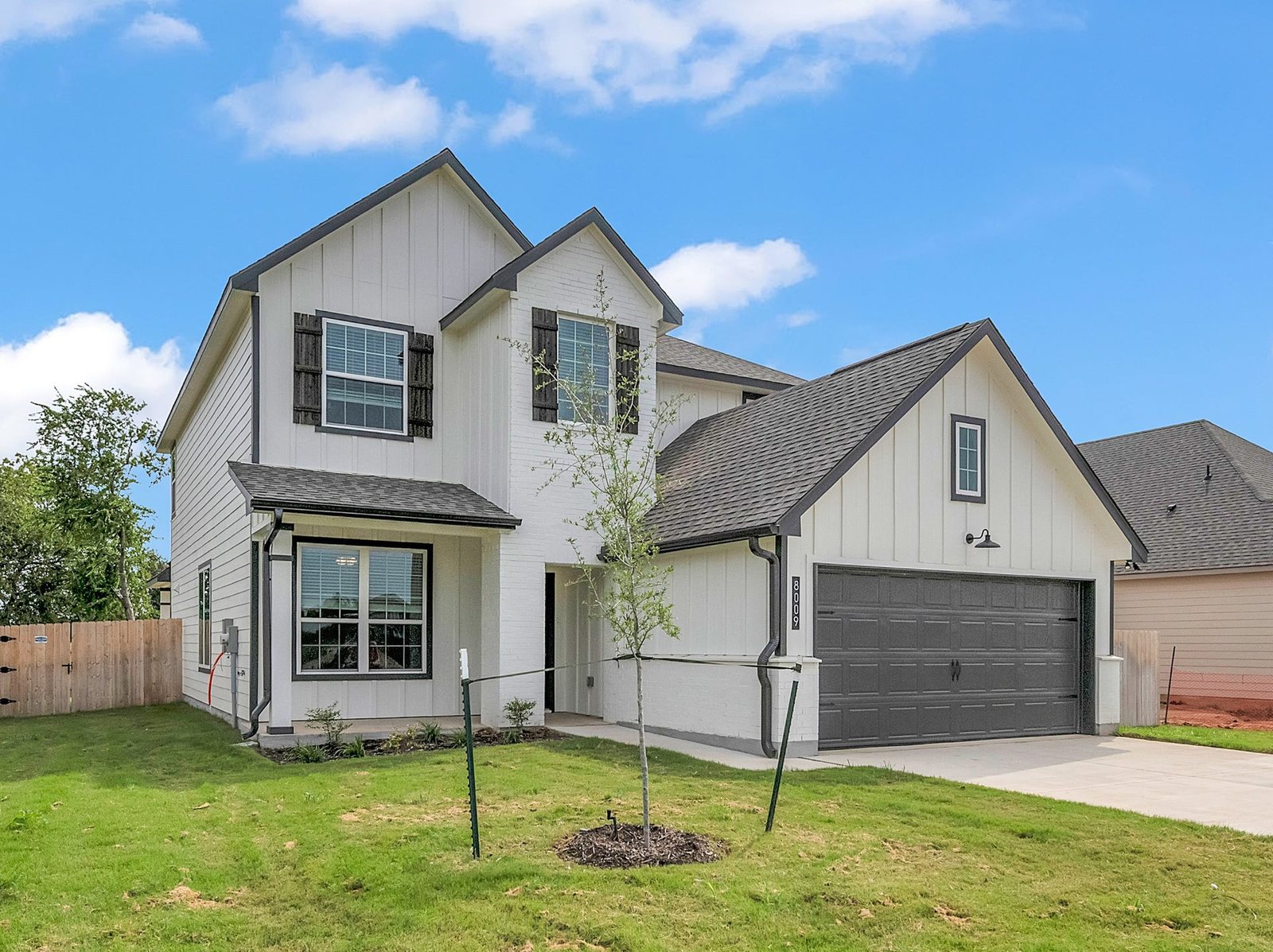 Stylecraft 2516 plan at 246 Gus Loop, Georgetown, Texas (builder photos — may be representative of plan)