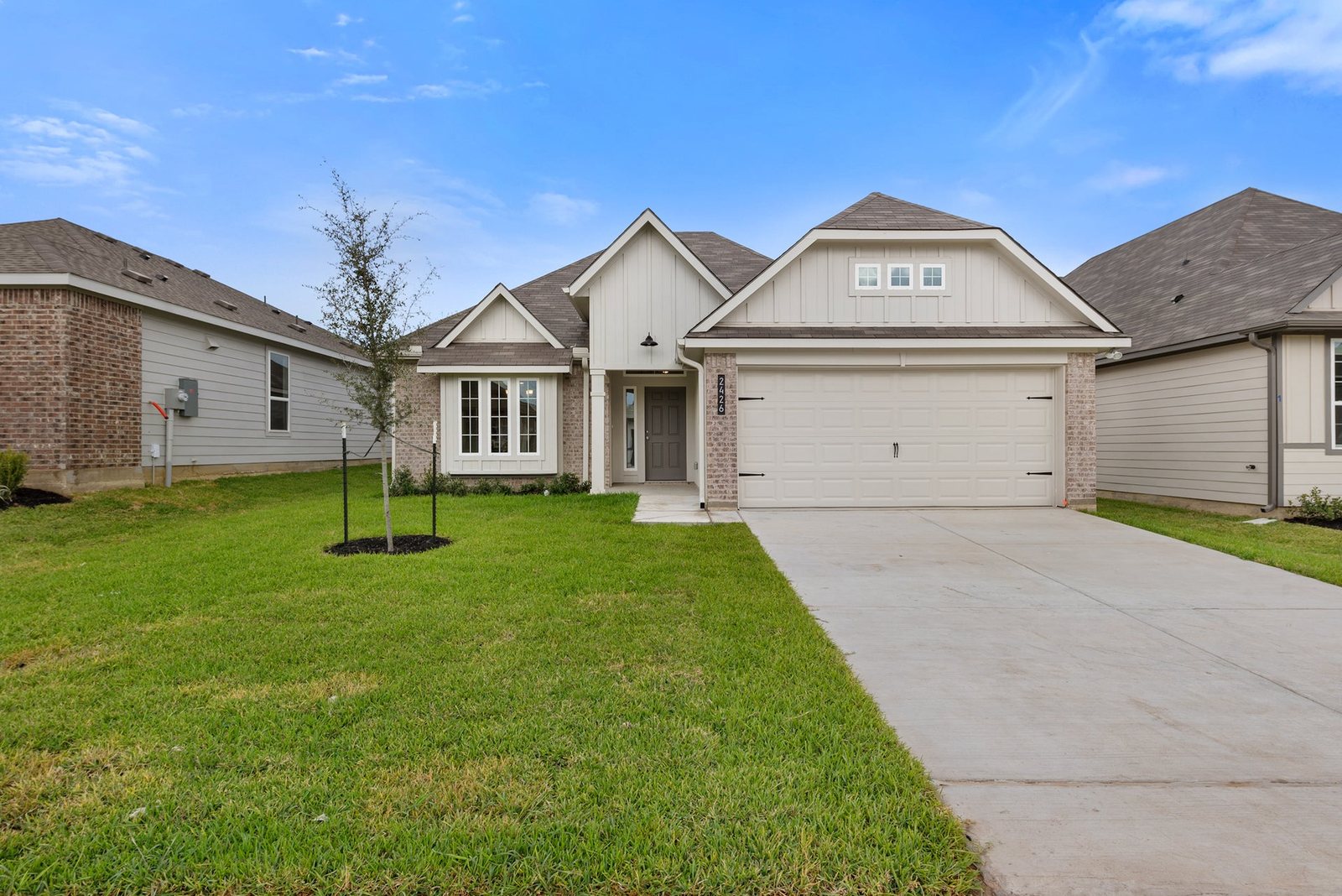 Stylecraft 1613 plan at 276 Gus Loop 1, Georgetown, Texas (builder photos — may be representative of plan)