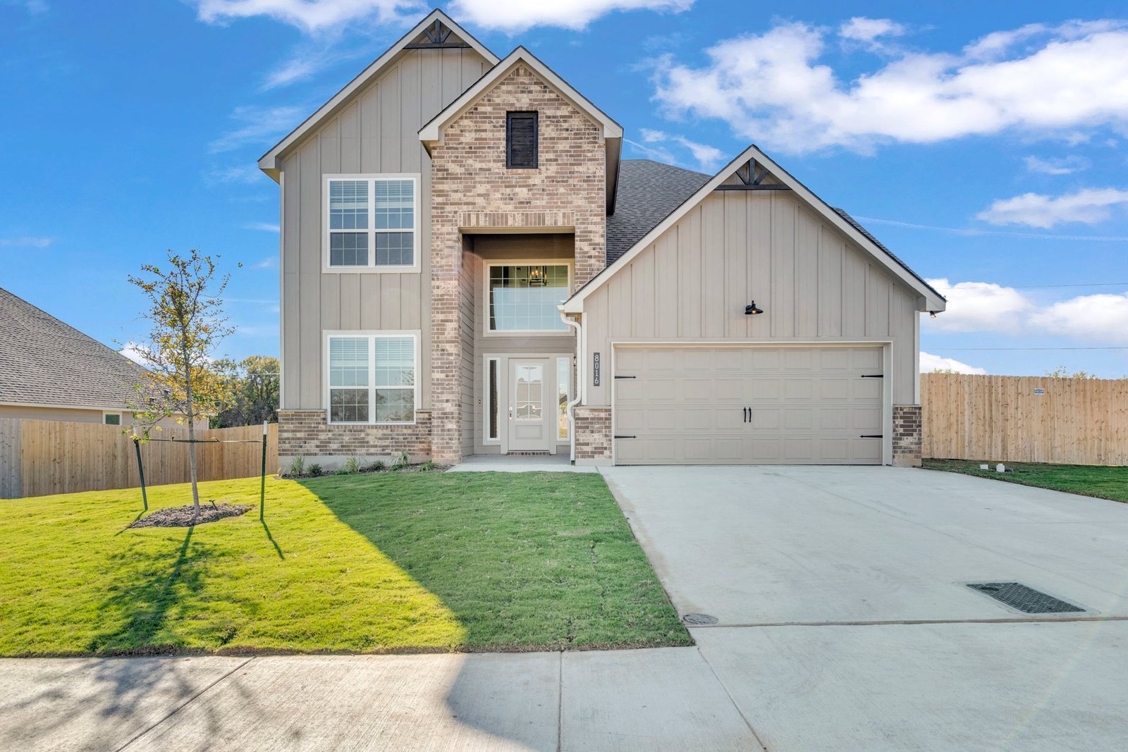 Stylecraft 2588 plan at 298 Gus Loop, Georgetown, Texas (builder photos — may be representative of plan)