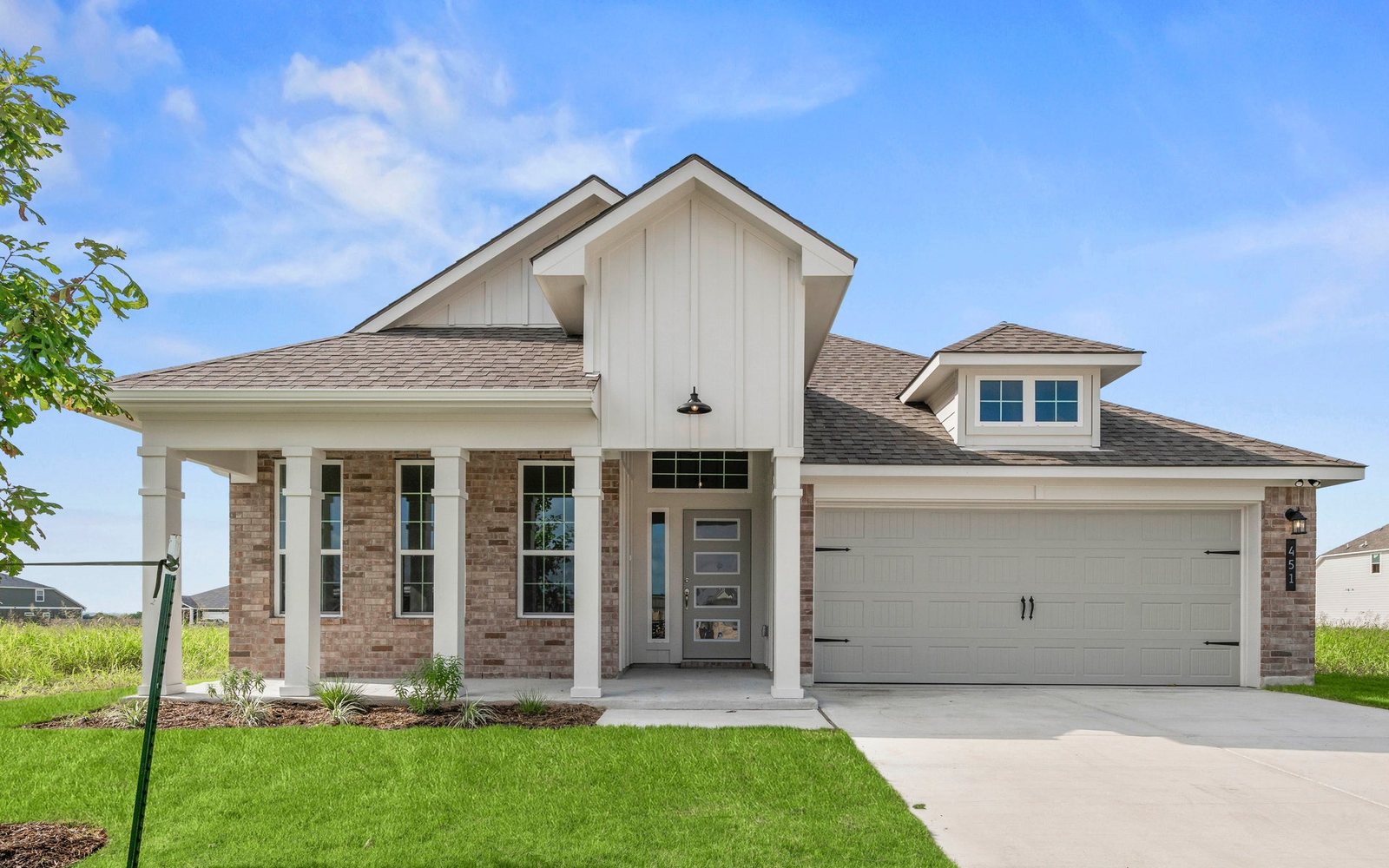 Stylecraft 1818 plan at 300 Boatright Blvd, Jarrell, Texas (builder photos — may be representative of plan)