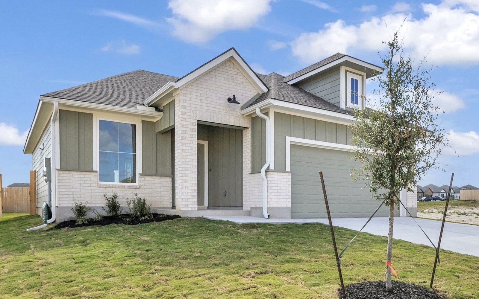 Stylecraft 1363-1 plan at 308 Boatright Boulevard, Jarrell, Texas (builder photos — may be representative of plan)