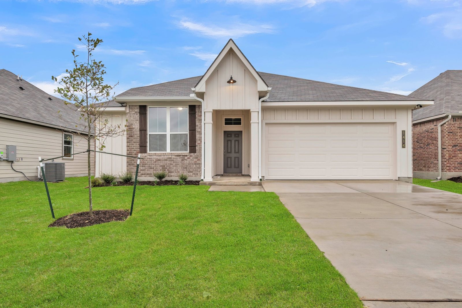 Stylecraft 1514-1 plan at 321 State Loop, Troy, Texas (builder photos — may be representative of plan)