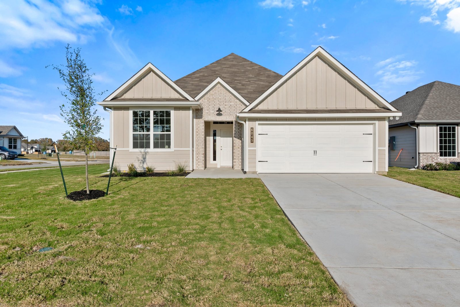 Stylecraft 2082 plan at 426 University Avenue, Troy, Texas (builder photos — may be representative of plan)