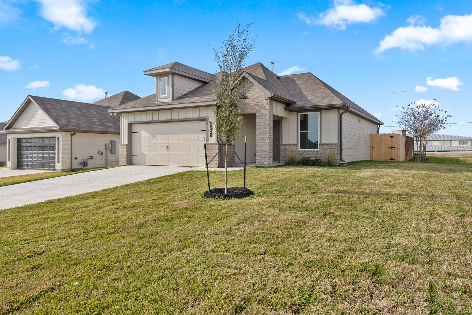 Stylecraft 1363 plan at 608 North Fork Ranch Road, Waco, Texas (builder photos — may be representative of plan)