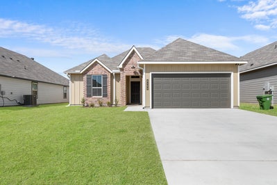 Stylecraft 1651-1 plan at 704 North Fork Ranch Road, Waco, TX 76705 (builder photo)