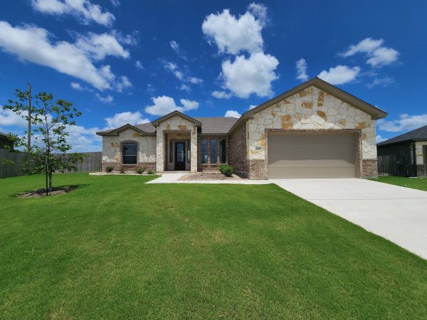 1019 Alice, Temple, TX 76502 - Luxor plan by Carothers Executive Homes