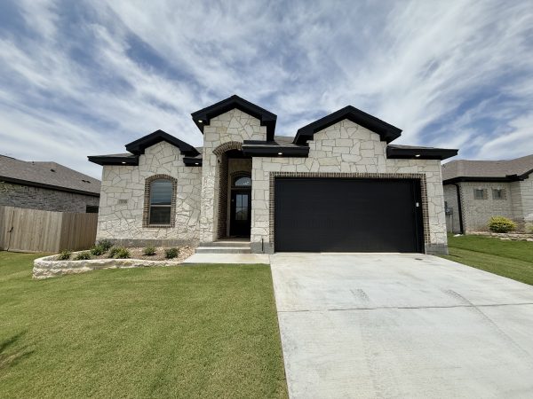 2016 Yarrow, Temple, TX 76502 - Bartlett II plan by Carothers Executive Homes