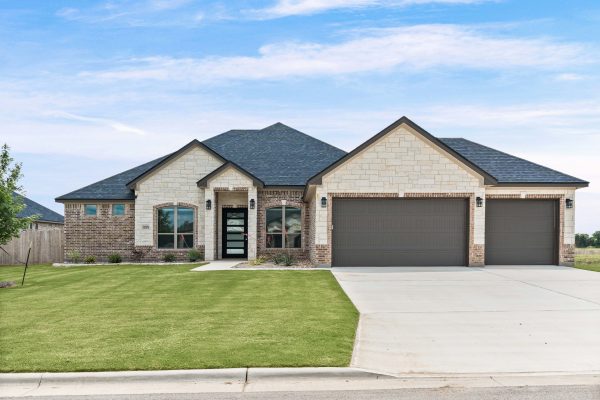 6719 Mamaw, Temple, TX 76502 - Riviera Front 2450 plan by Carothers Executive Homes