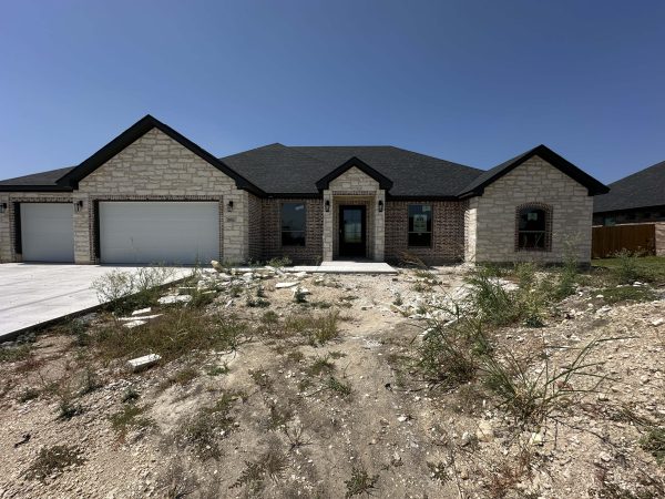 6821 Mamaw, Temple, TX 76502 - Clinton plan by Carothers Executive Homes