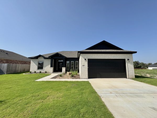 701 Golden Eagle, Salado, TX 76571 - Luxor plan by Carothers Executive Homes