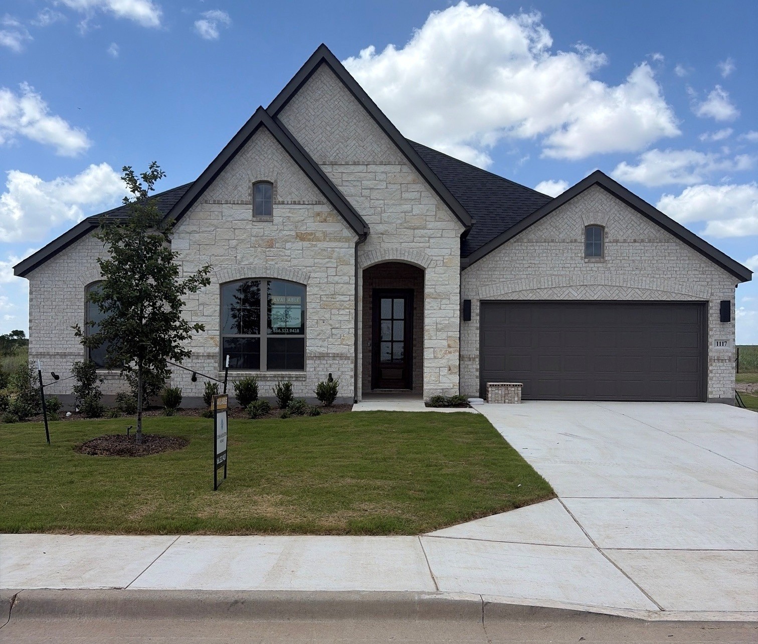 1117 Dillinger Road, Hewitt, TX 76643 — Cambridge plan by John Houston Homes in Bull Hide Estates, Hewitt, Texas