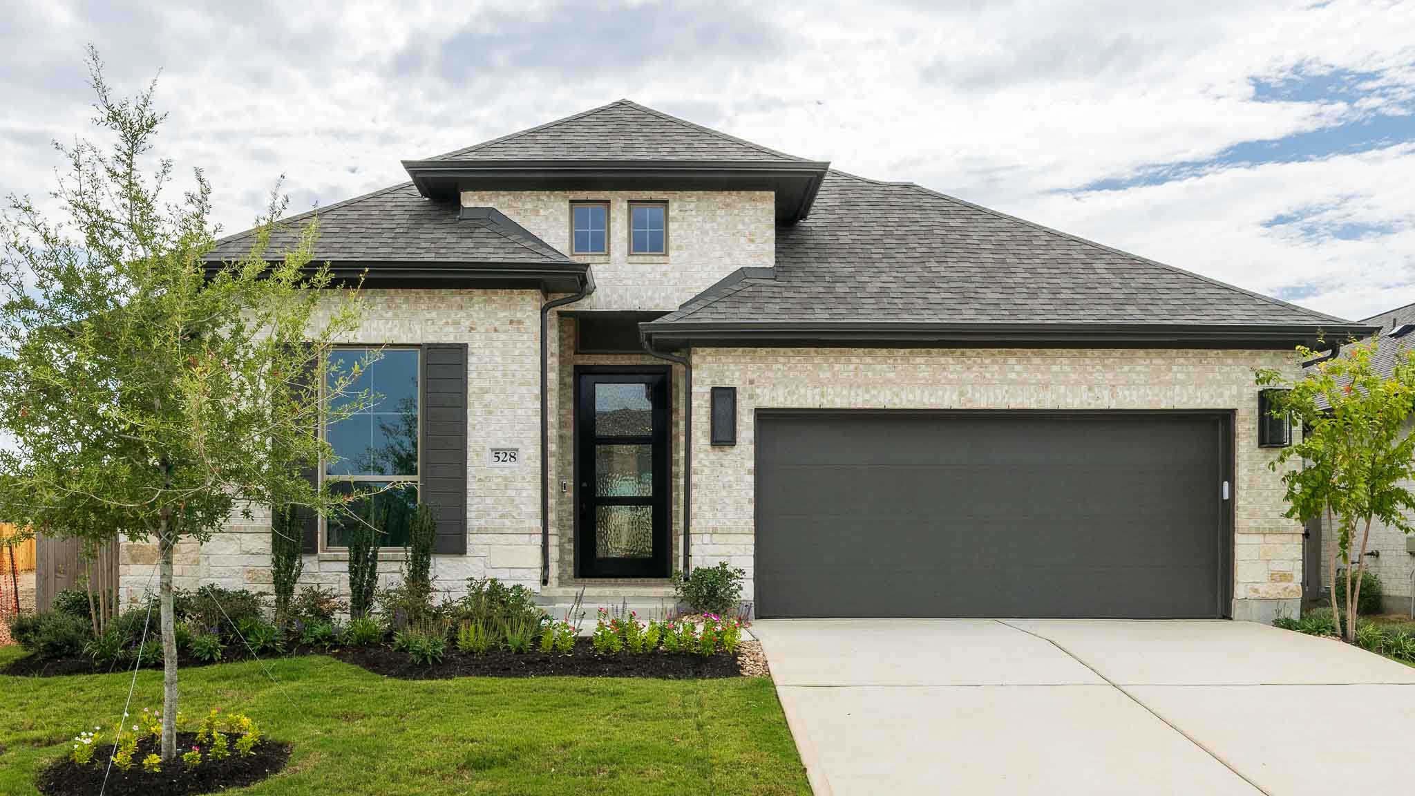 528 Rock Daisy Trail, Hutto, TX 78634 — home by Perry Homes